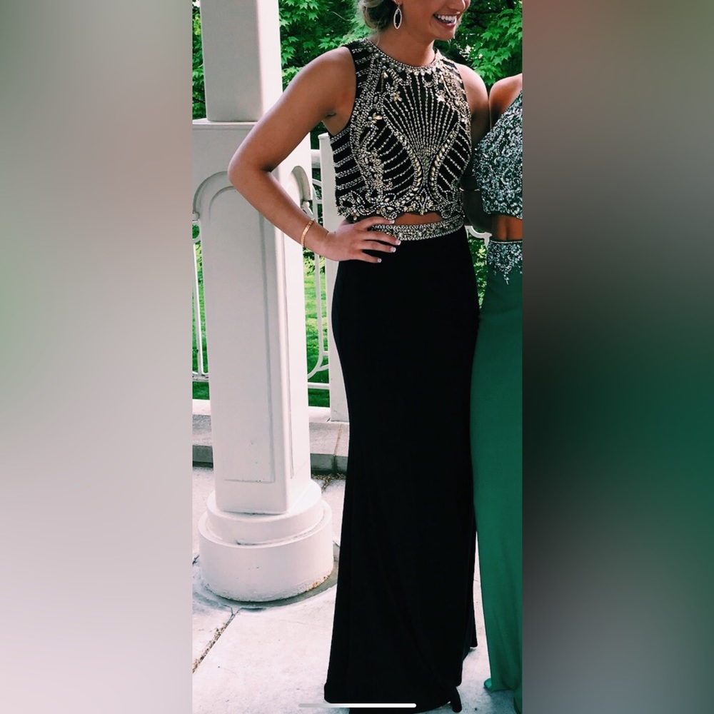 Black and gold 2 piece prom dress. Size 0!
